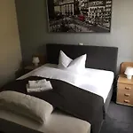 Hotel Gruener Baum 2*