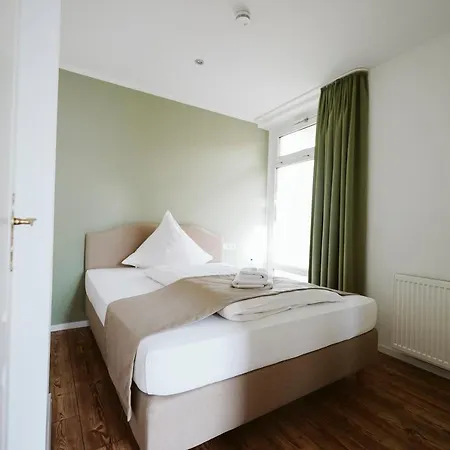 ホテル Gruener Baum 2*