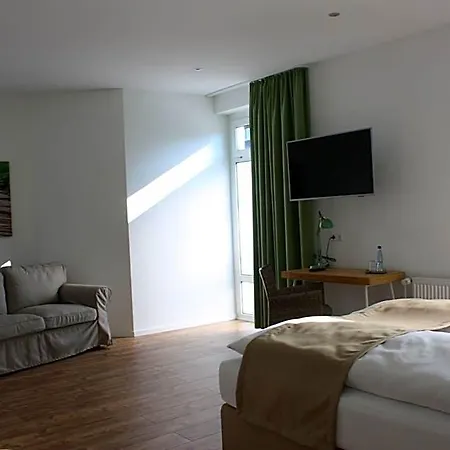 Gruener Baum 2*