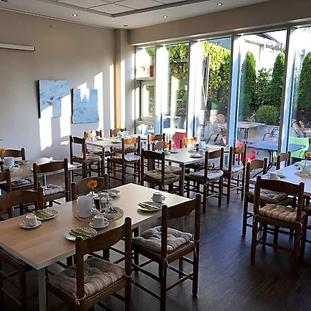 Gruener Baum Hotel 2*