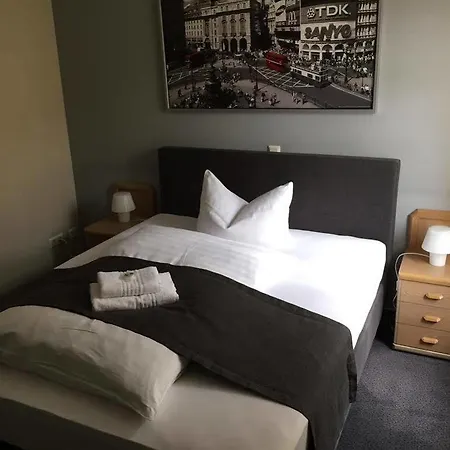 Hotel Gruener Baum 2*