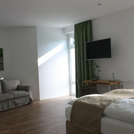 Gruener Baum 2*