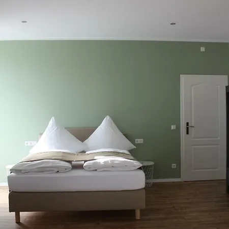 Gruener Baum 2* ハム