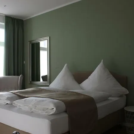 Gruener Baum 2* ハム